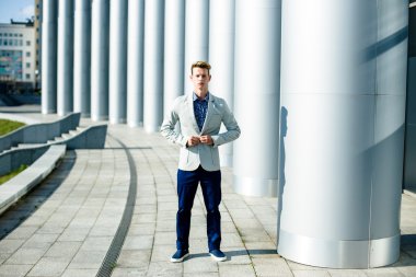 yakışıklı delikanlı