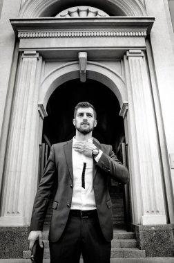 Yakışıklı erkek ceketi