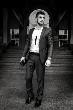 Yakışıklı erkek ceketi