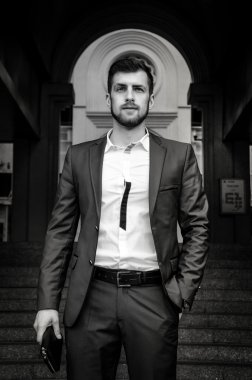 Yakışıklı erkek ceketi