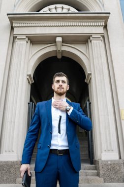 Yakışıklı erkek ceketi