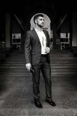 Yakışıklı erkek ceketi