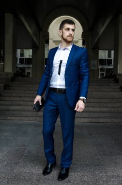 Yakışıklı erkek ceketi