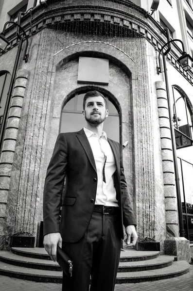 Yakışıklı erkek ceketi