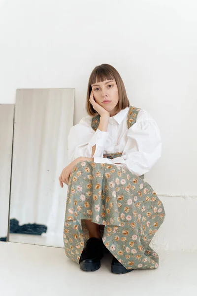 Gorgeous Young Woman Old Fashioned Dress Posing Studio — Stock Photo, Image