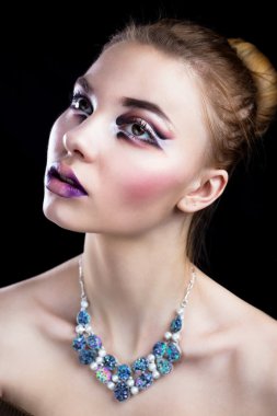 güzel bir kadın yüzü