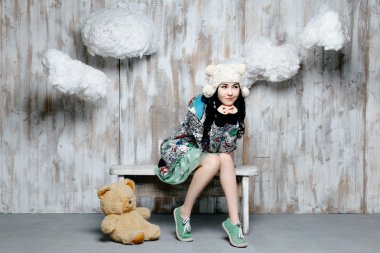 sıcak şapkalı kadın