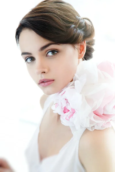 Young beautiful woman face — Stock Photo, Image