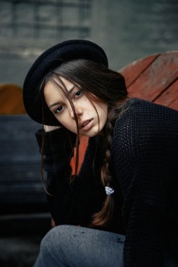 Güzel bir kadının portresi