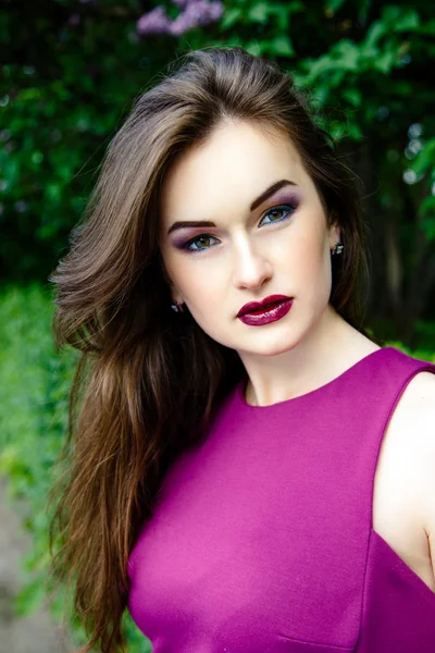 Krásná žena s módní makeup — Stock fotografie
