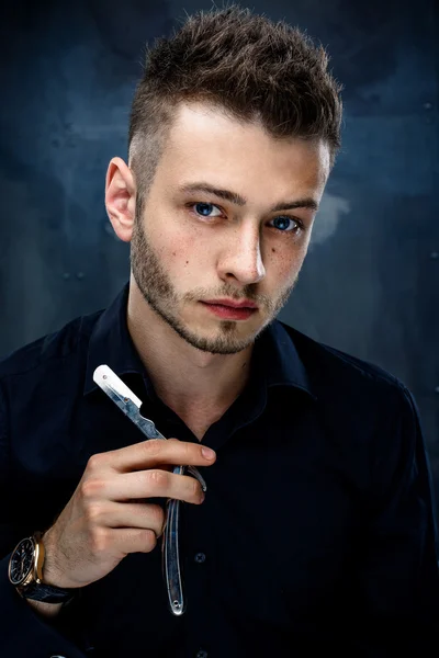 Brutal man with straight razor — Stock Photo, Image