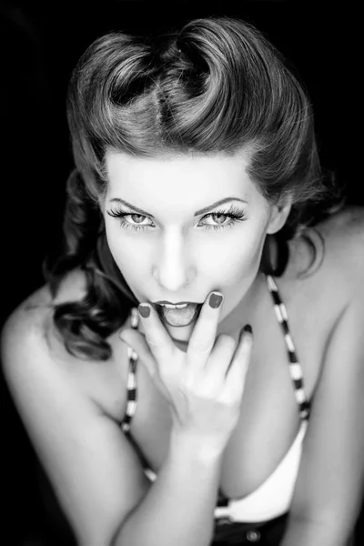 Monochrome portrait of pin-up girl — Stock Photo, Image