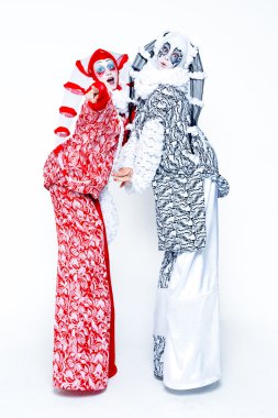 İki neşeli soytarı