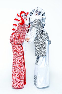 İki neşeli soytarı