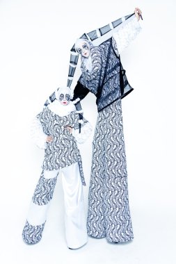 İki neşeli palyaço