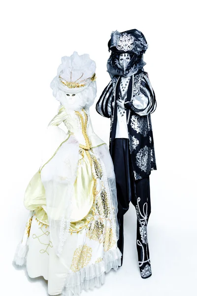 Karnaval Venedik giymiş kadın ve erkek — Stok fotoğraf