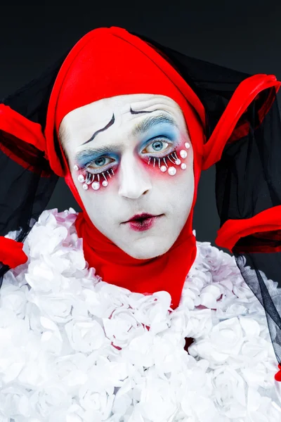 Nahaufnahme Porträt mit fröhlichem Clown — Stockfoto