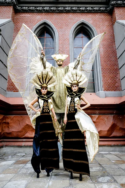 Karnaval maskeli adam ve kadın — Stok fotoğraf