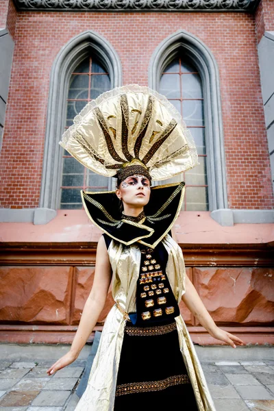 Carnaval mujer enmascarada —  Fotos de Stock