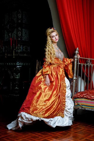 Ретро барокова мода жінка — стокове фото
