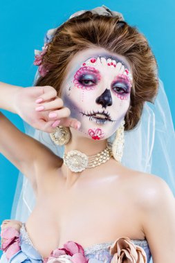 şeker kafatası makyaj kadınla