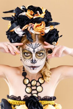 şeker kafatası makyaj kadınla