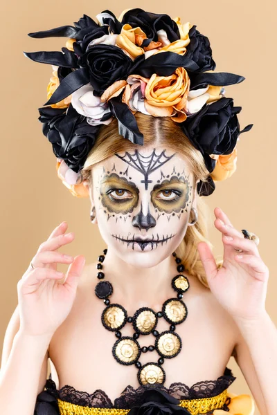 Vrouw met suiker schedel make-up — Stockfoto