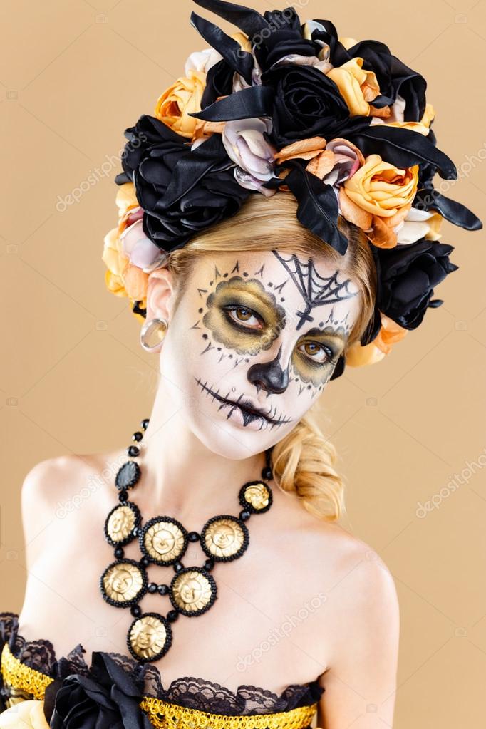Woman with skull makeup Photo ©smmartynenko 88644040