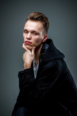 Genç hippi erkek modeli