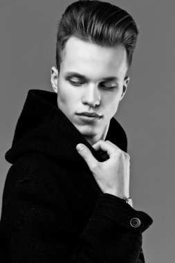 Genç hippi erkek modeli