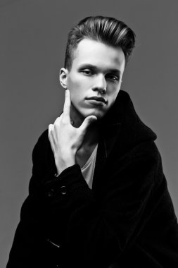 Genç hippi erkek modeli