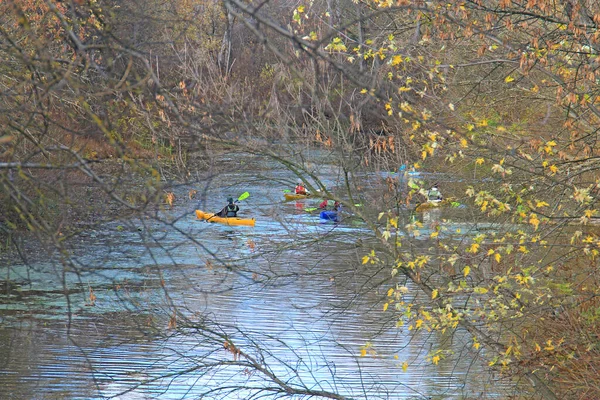 Canoa Rafting Por Río Otoño —  Fotos de Stock