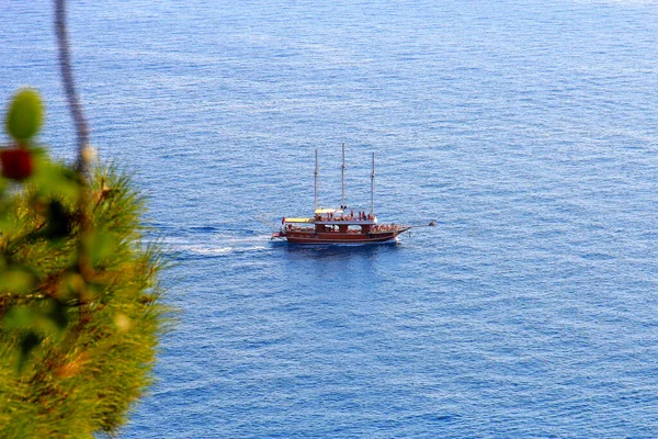 Bateau Tourisme Dans Les Eaux Méditerranée — Photo