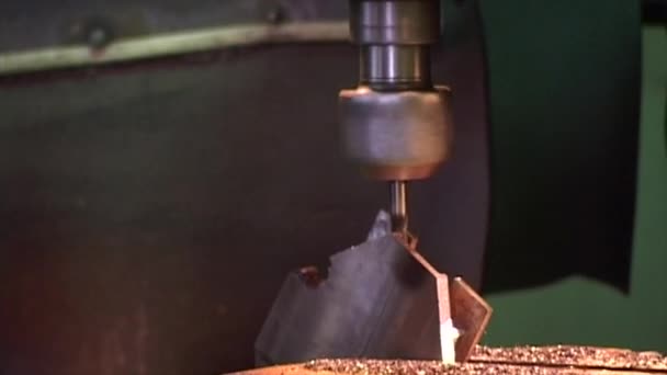 Milling machine in workshop — Stock Video