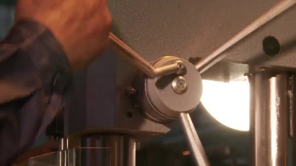 Máquina de trabajo de perforación — Vídeos de Stock