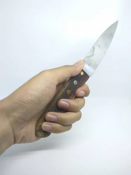 Linke Hand Hält Ein Küchenmesser Isoliert Auf Weißem Hintergrund — Stockfoto