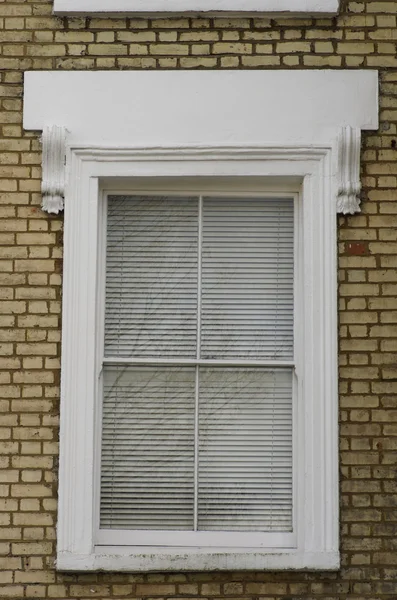 Біле вікно крупним планом . — стокове фото