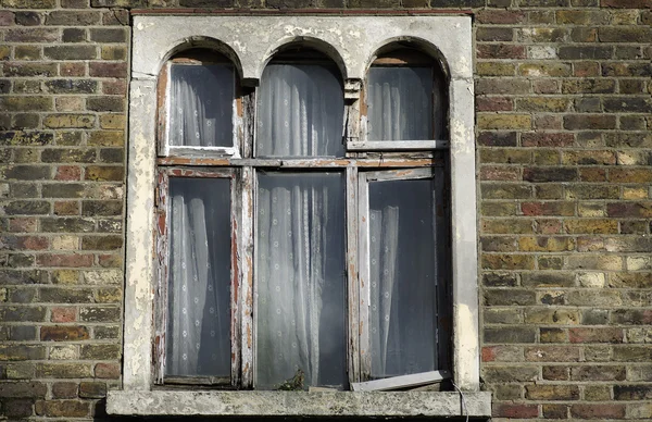 생 스 베리 런던 영국에서 빈티지 하우스의 외부 창 — 스톡 사진