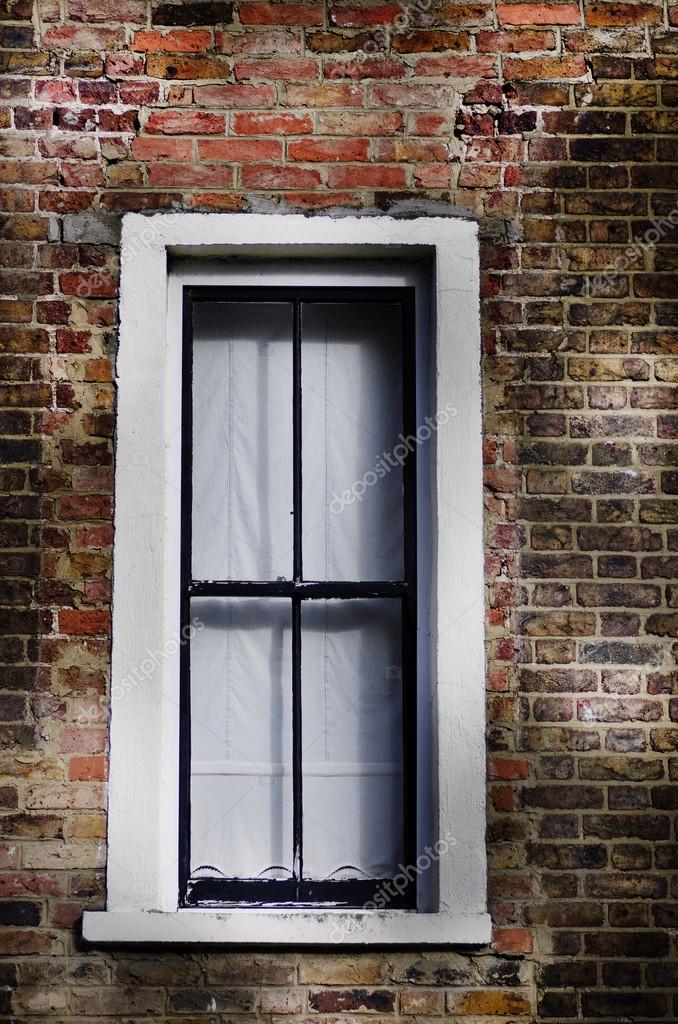 Finestra bianca, casa tipica inglese mattoni rossi, si chiuda ... Finestra in inglese