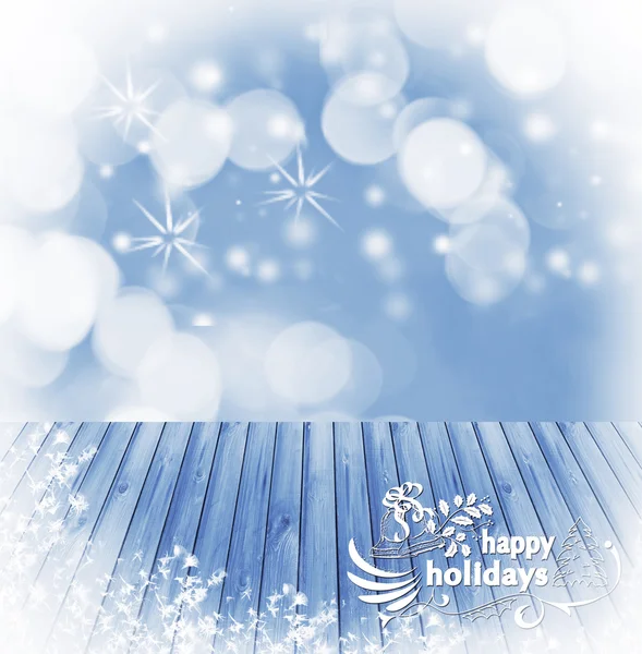 Feliz día festivo escrito en madera vacía, fondo de tabla azul, listo para su montaje de la exhibición del producto.Estrellas, copos de nieve, luces alrededor . — Foto de Stock