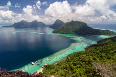 Sabah, Malezya içinde en yüksek Bohey Dulang Island'dan havadan görünümü