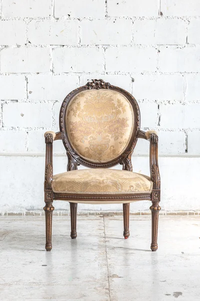 Estilo cadeira clássica no quarto vintage — Fotografia de Stock