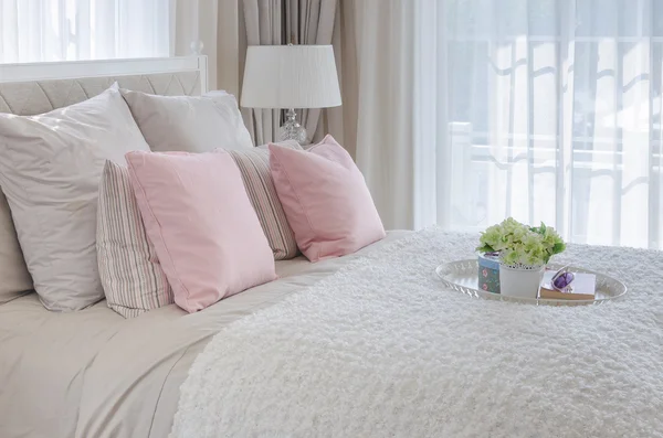 Vase of flower on tray in luxury bedroom — Stock Photo, Image