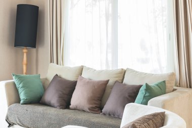 Modern kanepe ve yastık ile modern bedroo modern lamba seti