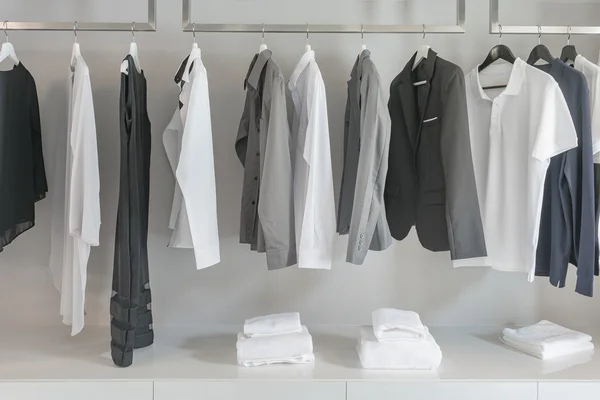 Kolor biało-czarny odcień ubrania — Zdjęcie stockowe