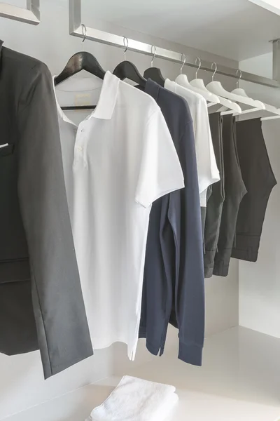 Zwart-witte kleur Toon kleding — Stockfoto