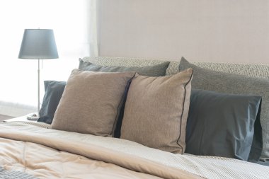 yatak odası tasarımı, modern yatak yastık ayarlayın 