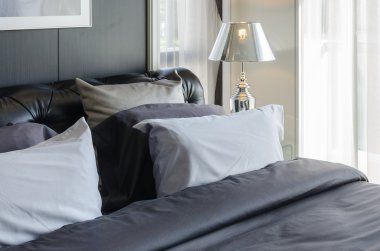 Yatak odasında lüks lambası 