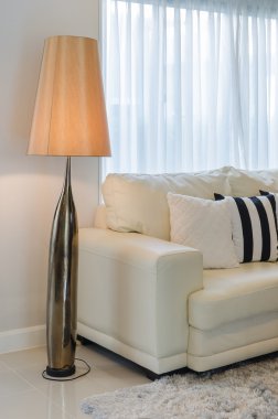 oturma odasında modern lamba