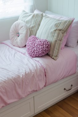 Çocuk yatak odası pembe